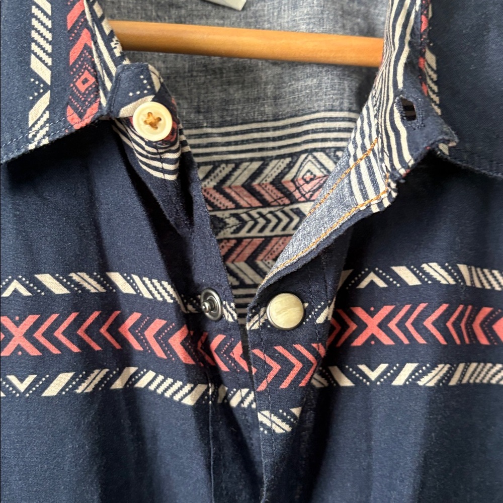 Lucky Brand Short Sleeve Button Up Shirt Navy Western Aztec Snap Closure Sz XL - Picture 5 of 7
